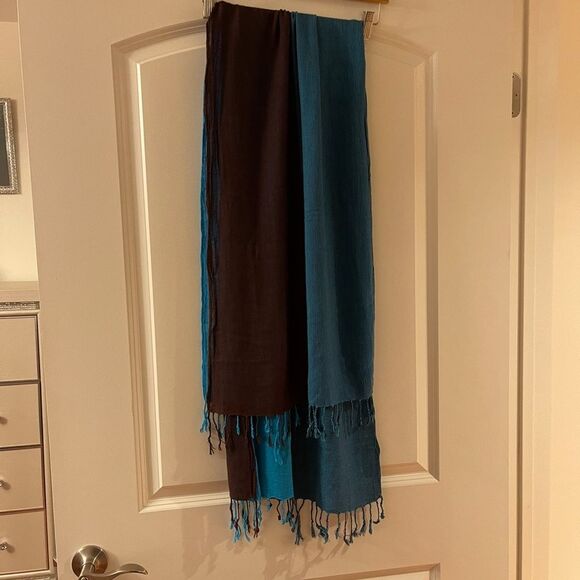 Royal blue & brown soft scarf - Picture 7 of 9